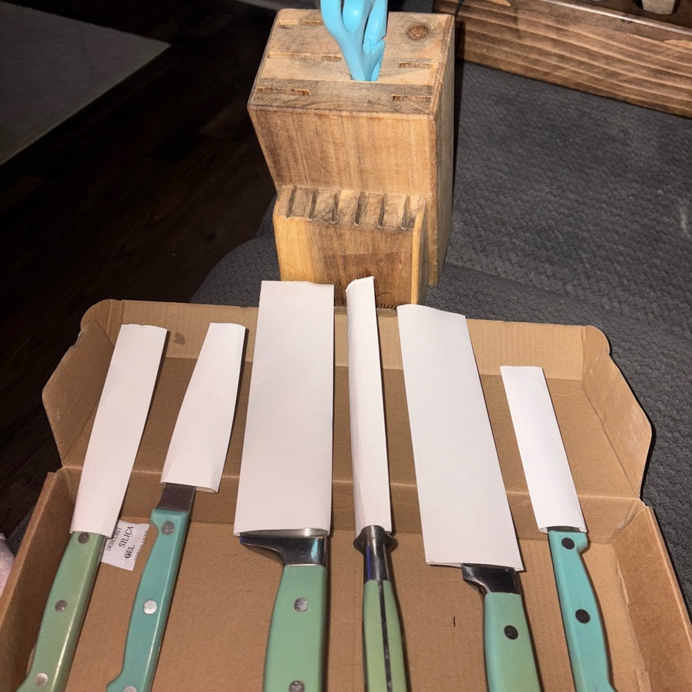 The Pioneer Woman Teal Knife Set with Wooden Block